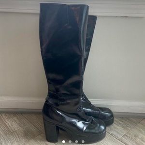 Chunky black platform Steve Madden boots in women’s size 7